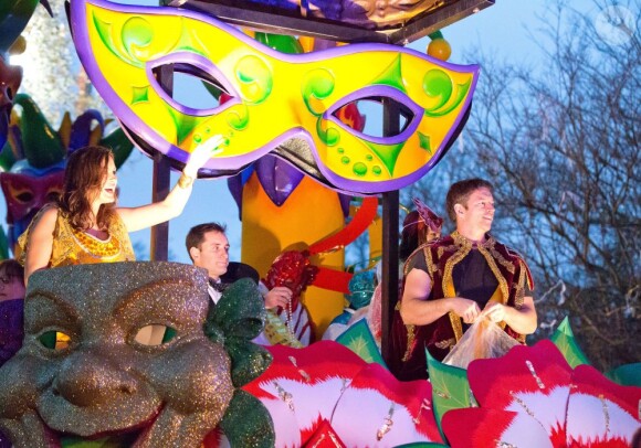 Mariska Hargitay et Harry Connick Jr. à la parade Krewe Of Orpheus pour Mardi Gras à la Nouvelle-Orléans, le 11 février 2013.