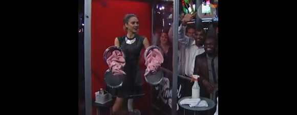 Jessica Alba, anxieuse dans la Kissing Room installée par les équipes de Jimmy Kimmel à Los Angeles