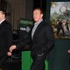 Arnold Schwarzenegger arrive à la première du film Le Monde Fantastique d'Oz au El Capitan Theatre de Los Angeles, le 13 février 2013.