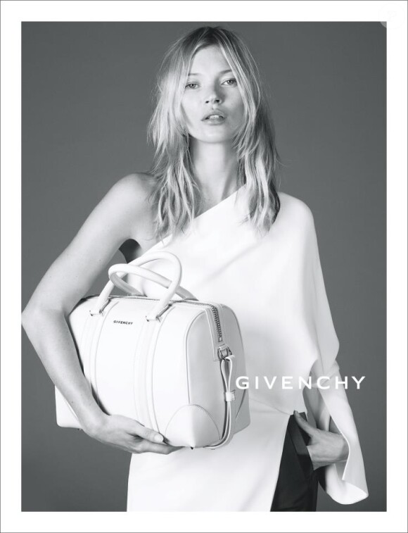 Kate Moss photographiée par Mert & Marcus pour la campagne printemps-été 2013 de Givenchy.
