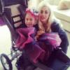 Lady GaGa rendant visite à la petite Kayleigh Gurzynski, à Chicago.