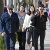 Exclusif - Courteney Cox fait du shopping avec un mystérieux inconnu à Beverly Hills, le 15 fevrier 2013.