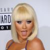 Christina Aguilera prend la pose à la 40e cérémonie des American Music Awards à Los Angeles, le 18 novembre 2012.