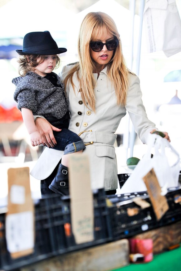 Rachel Zoe et son fils Skyler, le 17 février 2013 à Los Angeles.