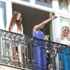 Selena Gomez, Vanessa Hudgens, Rachel Korine et Ashley Benson au balcon de l'hôtel Le Bristol à Paris, le 17 février 2013 lors de la promotion de Spring Breakers