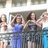 Selena Gomez, Vanessa Hudgens, Rachel Korine et Ashley Benson au balcon de l'hôtel Le Bristol à Paris, le 17 février 2013 lors de la promotion de Spring Breakers