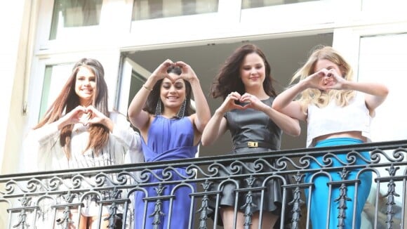 Selena Gomez, Vanessa Hudgens... Les stars sexy provoquent la folie à Paris