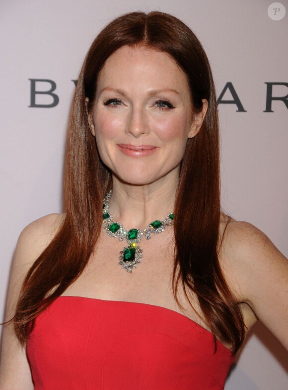 Julianne Moore sur le tapis rouge de la soirée organisée par le bijoutier de luxe Bulgari en hommage à Elizabeth Taylor, à Beverly Hills, le 20 février 2013.