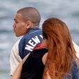 Rihanna profite d'un moment en tranquillité avec Chris Brown sur une plage à Hawaï, le jour de son anniversaire. Le 20 février 2013.