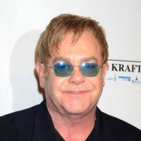 Elton John : La star au grand coeur se bat pour la musique