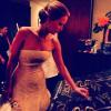 Jennifer Lawrence signe le poster des oscarisés.