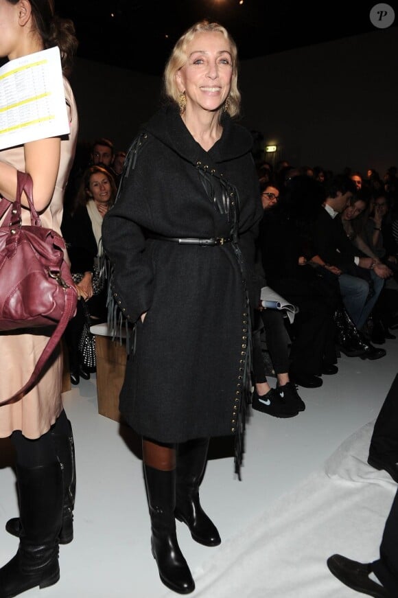 Franca Sozzani, rédactrice en chef du Vogue Italia, assiste au défilé Salvatore Ferragamo automne-hiver 2013-2014. Milan, le 24 février 2013.