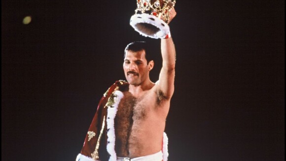 Freddie Mercury : Plus de vingt ans après sa mort, sa tombe découverte !