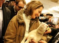 Ségolène Royal : Pause câlin au Salon de l'agriculture