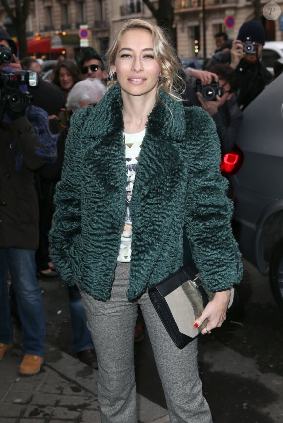 Alexandra Golovanoff arrive à la boutique Balenciaga dans le 7e arrondissement de Paris pour assister au défilé Balenciaga automne-hiver 2013-2014. Paris, le 28 février 2013.