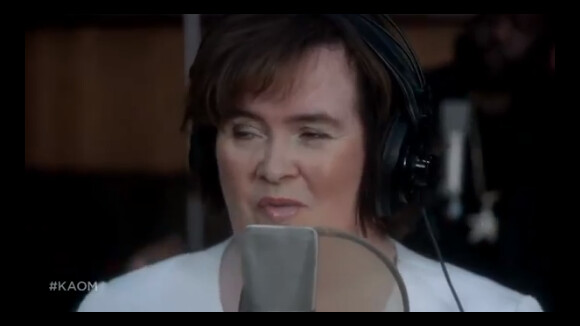 Susan Boyle et les Village People parodient We are the World pour de la mayo !