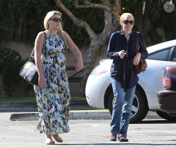 Busy Philipps, très enceinte, va dîner au restaurant avec une amie à West Hollywood, le 28 février 2013.