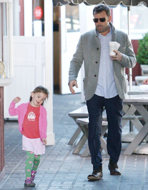 Ben Affleck et sa fille Seraphina dans le quartier de Brentwood à Los Angeles, le 1er mars 2013.