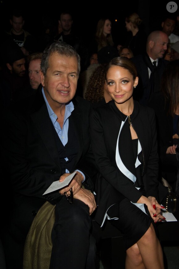 Mario Testino et Nicole Richie assistent au défilé Givenchy prêt-à-porter automne-hiver 2013-2014 à la Halle Freyssinet. Paris, le 3 mars 2013.