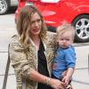Hilary Duff, son mari Mike Comrie et leur fils Luca vont faire du shopping à West Hollywood, le 3 mars 2013.