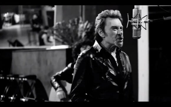 Image extraite du clip "20 ans" de Johnny Hallyday, mars 2013.