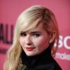 Femme fatale, Abigail Breslin est transformée pour la première de The Call aux ArcLight Cinemas de Los Angeles, le 5 mars 2013.