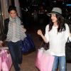 Jenna Dewan-Tatum et Emmanuelle Chriqui en virée shopping à la boutique Calypso St. Barth à Los Angeles, le 7 mars 2013.