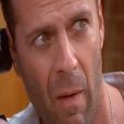 Parodie de Nabilla dans les Anges de la télé-réalité 5 avec John McLane, interprété par Bruce Willis, personnage du film  Die Hard and Fast .