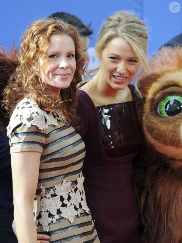 Blake Lively et sa soeur Robyn Lively lors de l'avant-première du film d'animation Les Croods à New York le 10 mars 2013
