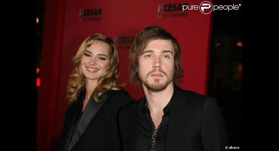 Qui Est La Compagne De Julien Dore Julien Doré Compagne - Louane & Julien Doré Midi En Novembre Vs