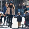 Camila Alves se promène avec ses enfants Levi et Vida à New York, le 10 mars 2013.