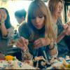 La chanteuse Taylor Swift dans son nouveau clip, "22", révélé le mercredi 13 mars 2013.