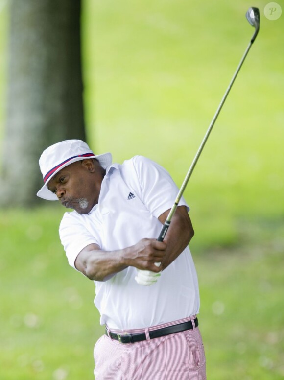Samuel L. Jackson profite d'un golf en Afrique du Sud, le 12 mars 2013. L'acteur semblait avoir quelques douleurs dans le corps...