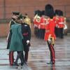 Kate Middleton (enceinte), duchesse de Cambridge, et le prince William assistent a la parade de la St Patrick à Mons Barracks, Aldershot, le 17 mars 2013.