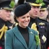 La superbe Kate Middleton affiche son baby bum et rayonne à la Saint Patrick à Mons Barracks à Aldershot, le 17 mars 2013