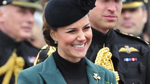 Kate Middleton, enceinte, se sort souriante d'une situation très délicate...