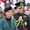 Le duc et la duchesse de Cambridge, le prince William et Kate Middleton : des amoureux et des futurs parents élégants lorsqu'ils assistent à la Saint Patrick à Mons Barracks à Aldershot, le 17 mars 2013