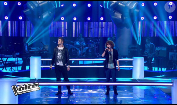 Florian Carli et Pierre G. en battle dans The Voice 2 le samedi 16 mars 2013 sur TF1