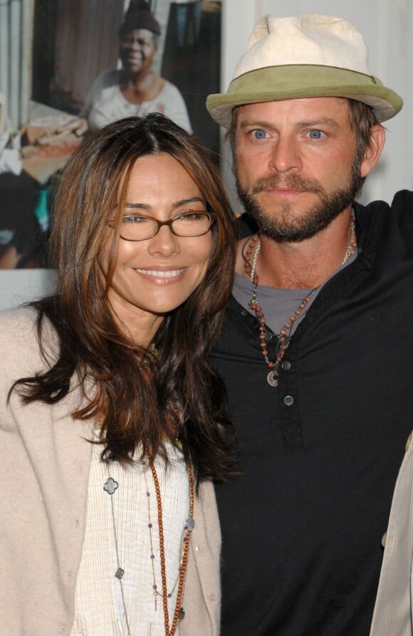 Vanessa Marcil est officiellement divorcée de l'acteur et mannequin Carmine Giovinazzo ici à Los Angeles, le 28 avril 2012.