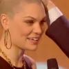Jessie J a sauté le pas et s'est rasé la tête pour la bonne cause, avant de montrer sa nouvelle tête à la télévision britannique, le 15 mars 2013.