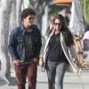 Le chanteur Bruno Mars et sa chérie Jessica Caban vont au restaurant à Los Angeles, le 18 mars 2013.