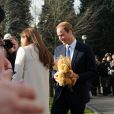  Le duc et la duchesse de Cambridge à Saunderton dans le Buckinghamshire, le 19 mars 2013, pour une visite à l'association Child Bereavement UK, dont le prince William est le parrain. 