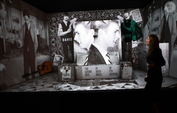 Des images de l'exposition "David Bowie Is" au Victoria and Albert Museum à Londres à partir du 23 mars 2013.