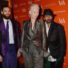 Tilda Swinton, son compagnon Sandro Kopp et le créateur de mode Haider Ackermann - avant-première VIP de la rétrospective "David Bowie Is" au Victoria and Albert Museum - à Londres le 20 mars 2013.