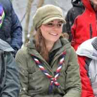 Kate Middleton, enceinte : Baroudeuse craquante pour les scouts, sous la neige
