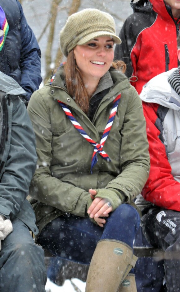 Kate Middleton, duchesse de Cambridge, enceinte de près de six mois, prenait part à un entraînement de bénévoles de l'Association des Scouts au Great Tower Scout Camp près de Newby Bridge, en Cumbrie (nord-ouest de l'Angleterre), le 22 mars 2013.