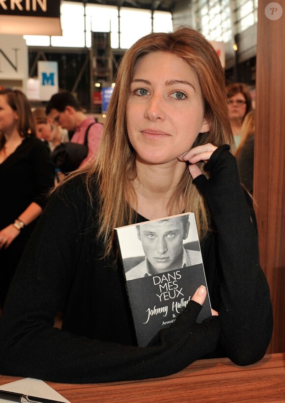 Amanda Sthers au 33e Salon du livre au Parc des Expositions, à Paris, le 23 mars 2013