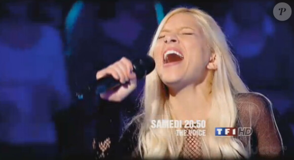 Stéfania dans la bande-annonce du troisième et avant-dernier épisode des battles dans The Voice 2 sur TF1 le samedi 30 mars 2013