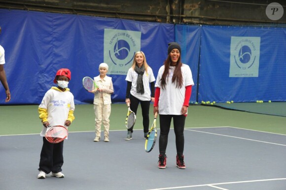 Exclu : Amel Bent lors du tournoi des célébrités organisé au profit des enfants malades au Tennis Club de Paris, le 25 mars 2013.