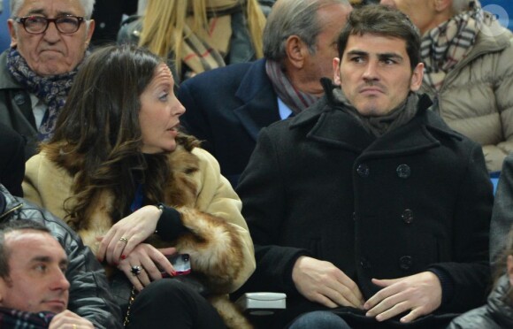 Iker Casillas avec sa maman au Stade de France pour le match France-Espagne (0-1) le 26 mars 2013. 